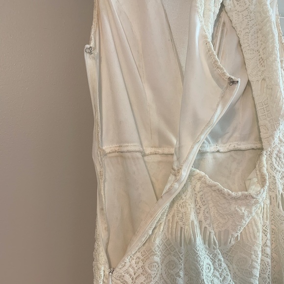 LF Flower Lace Formal Dress - Picture 7 of 9